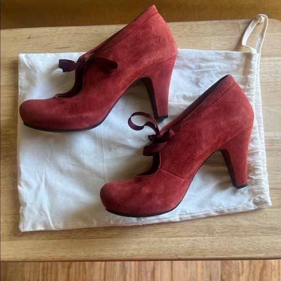 Chie Mihara Red Suede Heels with Bow - Picture 3 of 9